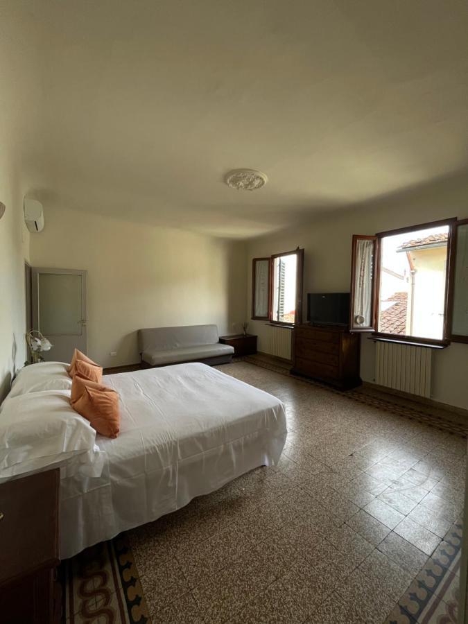Apartment Dalla Mirella Florens Exteriör bild