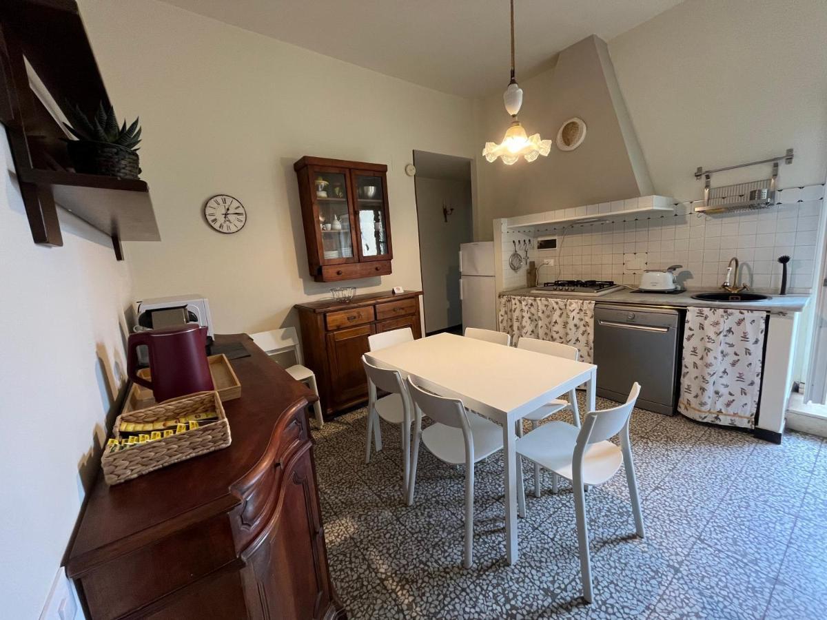 Apartment Dalla Mirella Florens Exteriör bild