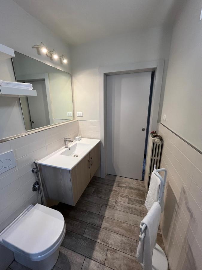 Apartment Dalla Mirella Florens Exteriör bild